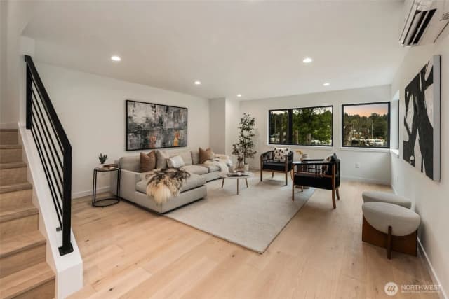 Property photo for 5606 23rd Avenue Sw, Seattle photo 4