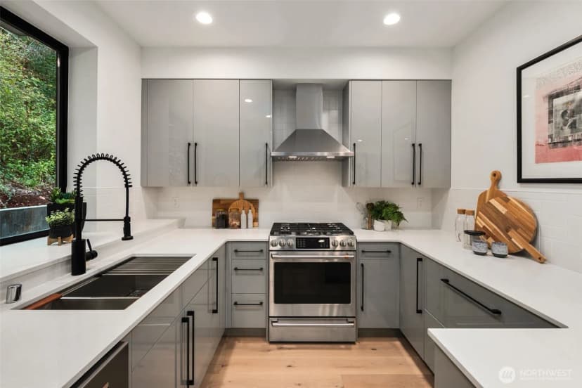 Property photo for 5606 23rd Avenue Sw, Seattle photo 6