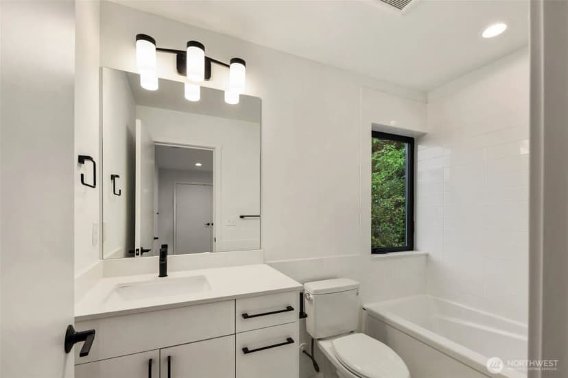 Property photo for 5606 23rd Avenue Sw, Seattle photo 31