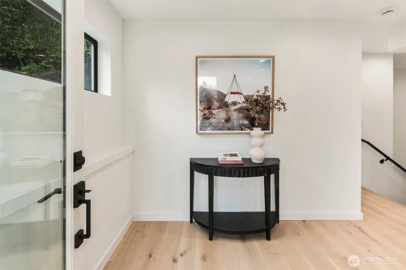 Property photo for 5606 23rd Avenue Sw, Seattle photo 3