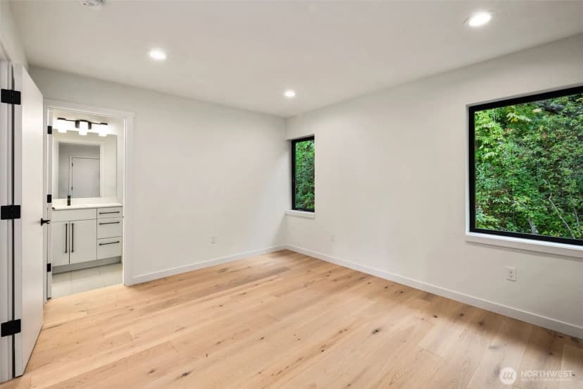 Property photo for 5606 23rd Avenue Sw, Seattle photo 30