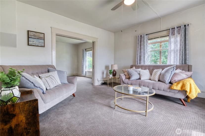 Property photo for 976 Peace Portal Drive, Blaine photo 6
