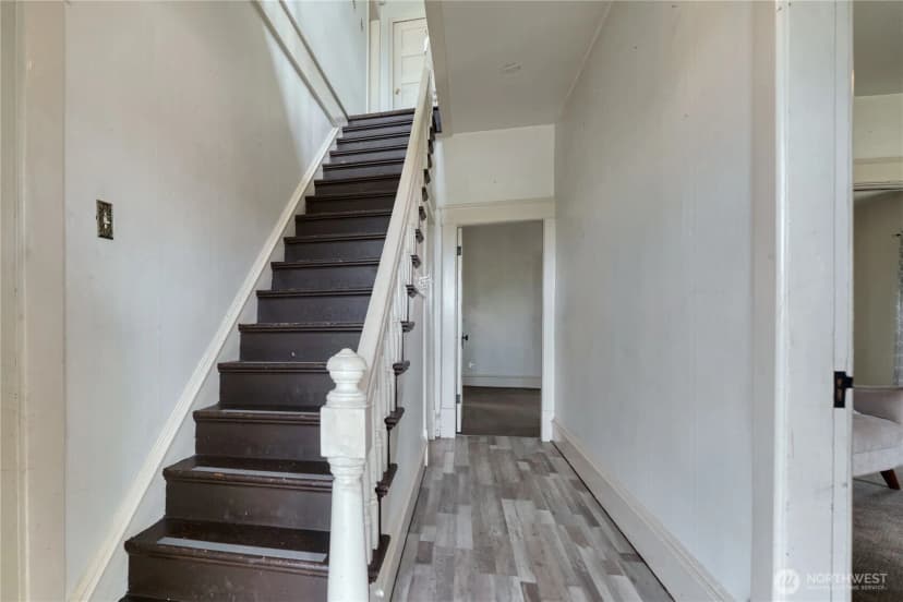 Property photo for 976 Peace Portal Drive, Blaine photo 18