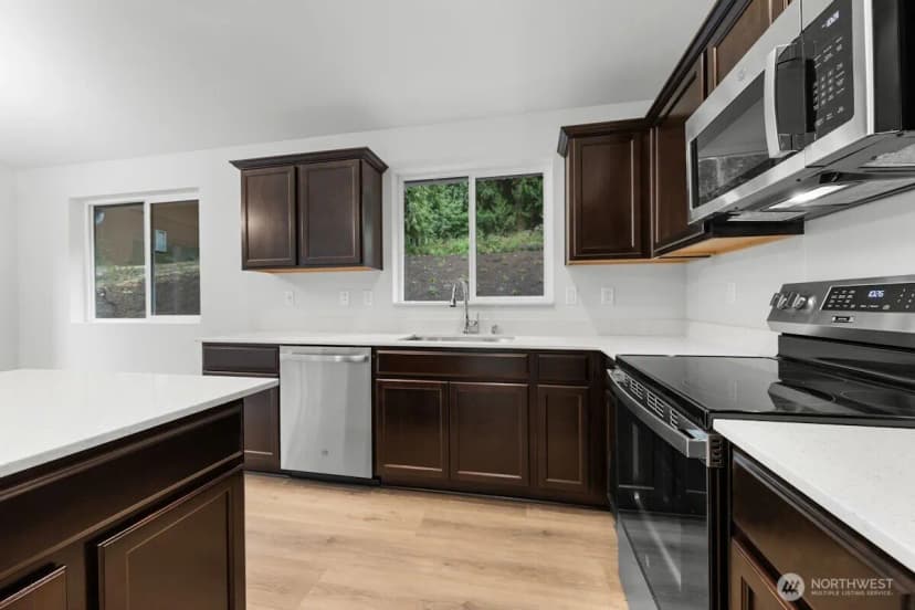 Property photo for 21513 81st Avenue Nw, Stanwood photo 4