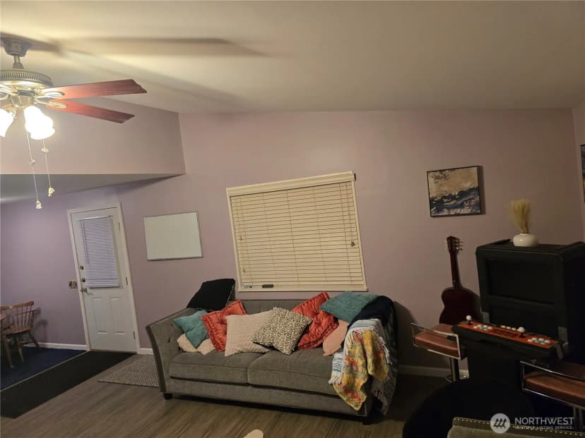 Property photo for 360 E Lakeshore Drive E, Shelton photo 11