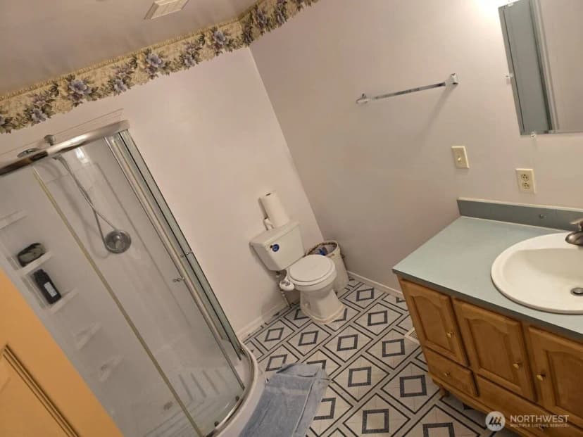 Property photo for 360 E Lakeshore Drive E, Shelton photo 3