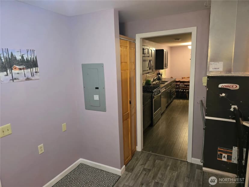 Property photo for 360 E Lakeshore Drive E, Shelton photo 12