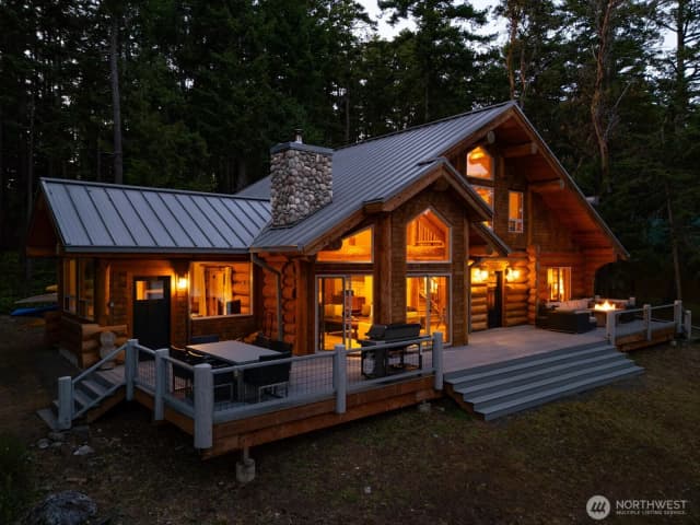 Property photo for 40 Driftwood Shores, Henry Island photo 3