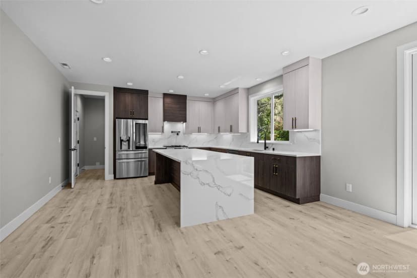 Property photo for 701 Shoreview Drive N, Long Beach photo 18