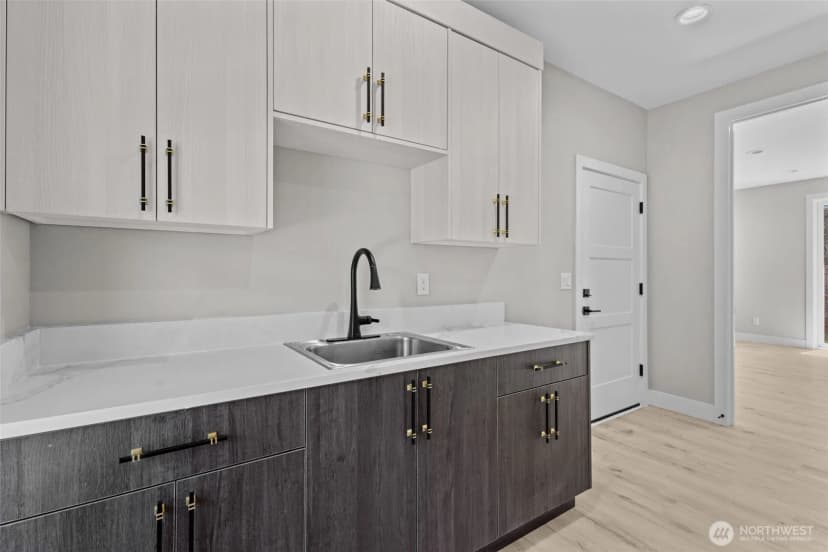Property photo for 701 Shoreview Drive N, Long Beach photo 29