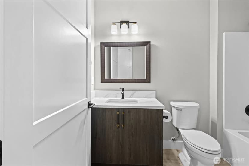 Property photo for 701 Shoreview Drive N, Long Beach photo 12