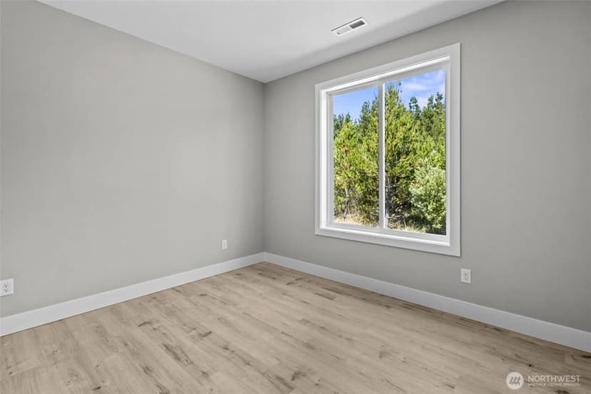 Property photo for 701 Shoreview Drive N, Long Beach photo 9