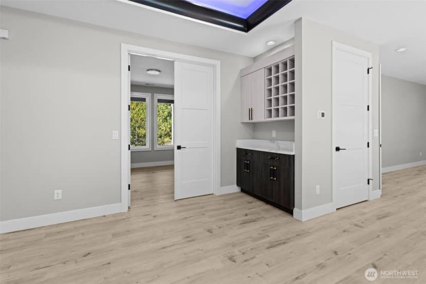 Property photo for 701 Shoreview Drive N, Long Beach photo 14