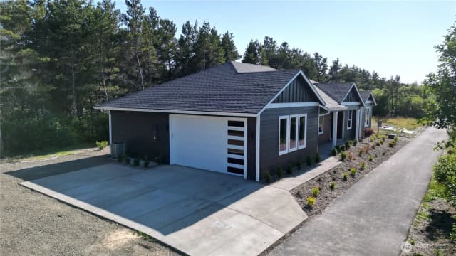Property photo for 701 Shoreview Drive N, Long Beach photo 2
