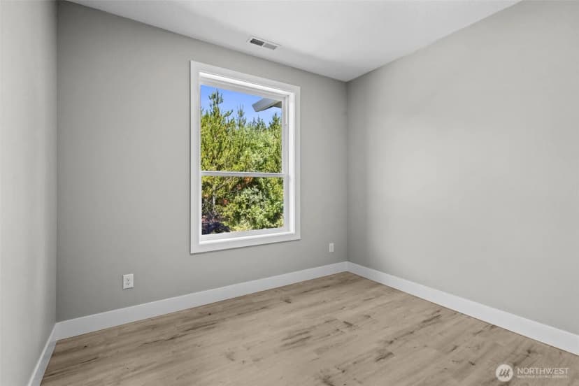 Property photo for 701 Shoreview Drive N, Long Beach photo 11
