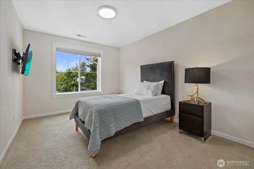 Property photo for 8132 Ne 117th Place, Kirkland photo 27