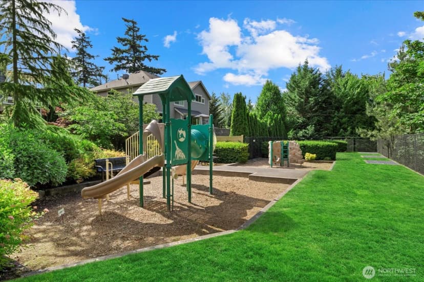 Property photo for 8132 Ne 117th Place, Kirkland photo 31