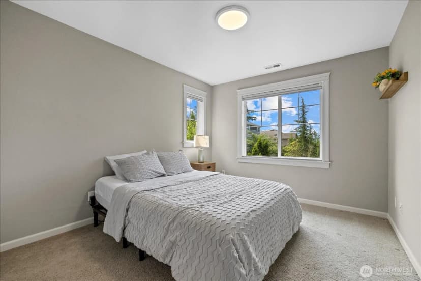 Property photo for 8132 Ne 117th Place, Kirkland photo 28