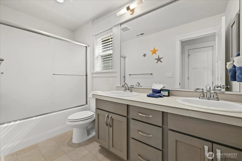 Property photo for 8132 Ne 117th Place, Kirkland photo 29