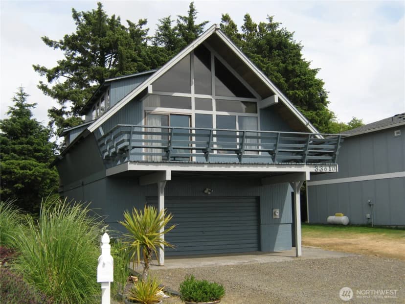 Property photo for 33610 J Place, Ocean Park photo 2
