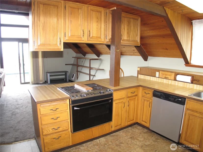 Property photo for 33610 J Place, Ocean Park photo 11
