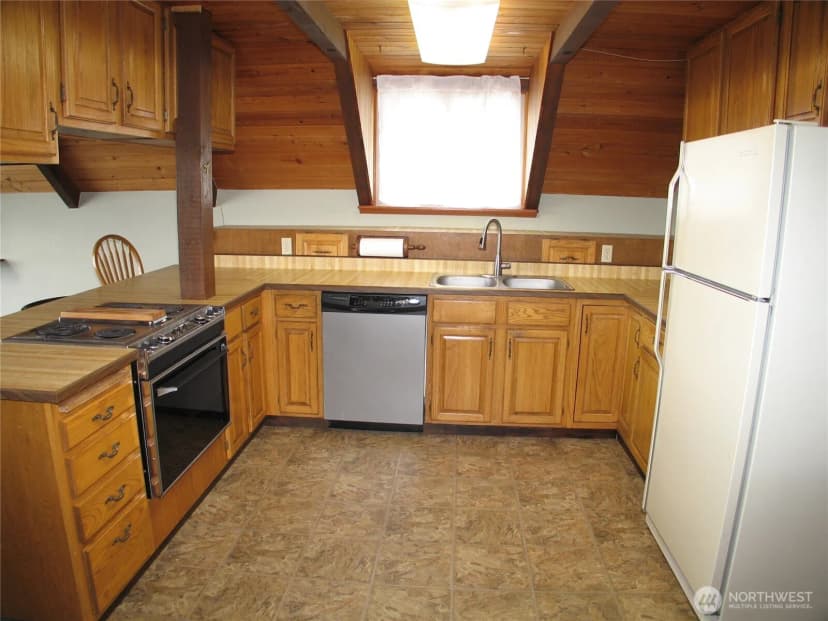 Property photo for 33610 J Place, Ocean Park photo 10
