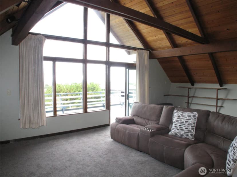 Property photo for 33610 J Place, Ocean Park photo 18