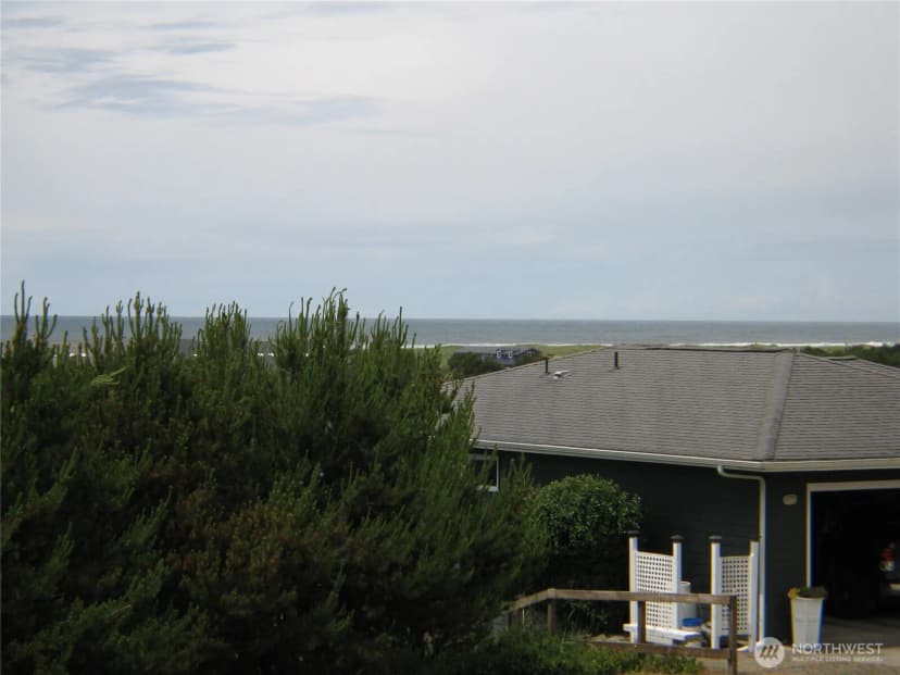 Property photo for 33610 J Place, Ocean Park photo 8