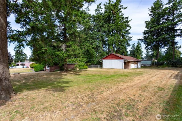 Property photo for 1662 Ne 5th Avenue, Oak Harbor photo 3