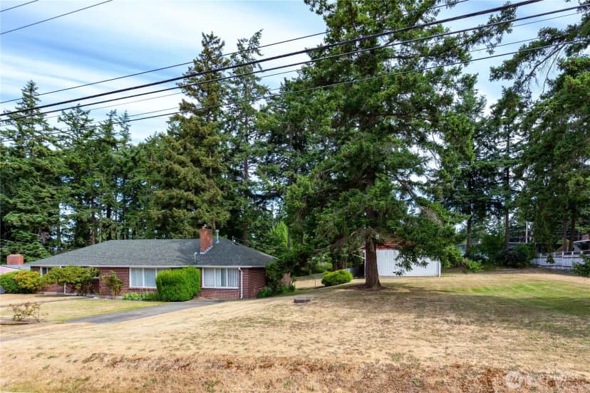 Property photo for 1662 Ne 5th Avenue, Oak Harbor photo 2