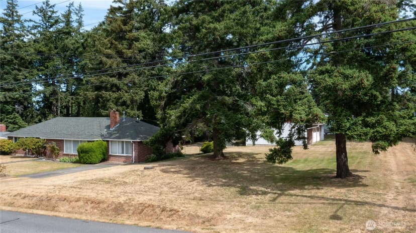 Property photo for 1662 Ne 5th Avenue, Oak Harbor photo 32