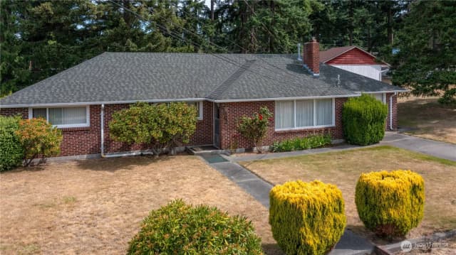 Property photo for 1662 Ne 5th Avenue, Oak Harbor photo 4