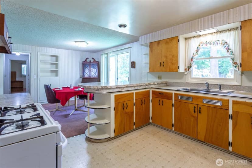 Property photo for 1662 Ne 5th Avenue, Oak Harbor photo 13