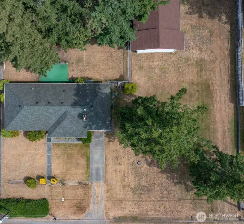 Property photo for 1662 Ne 5th Avenue, Oak Harbor photo 31