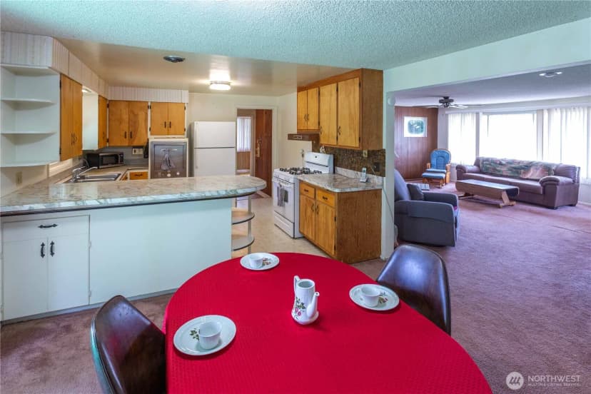 Property photo for 1662 Ne 5th Avenue, Oak Harbor photo 8