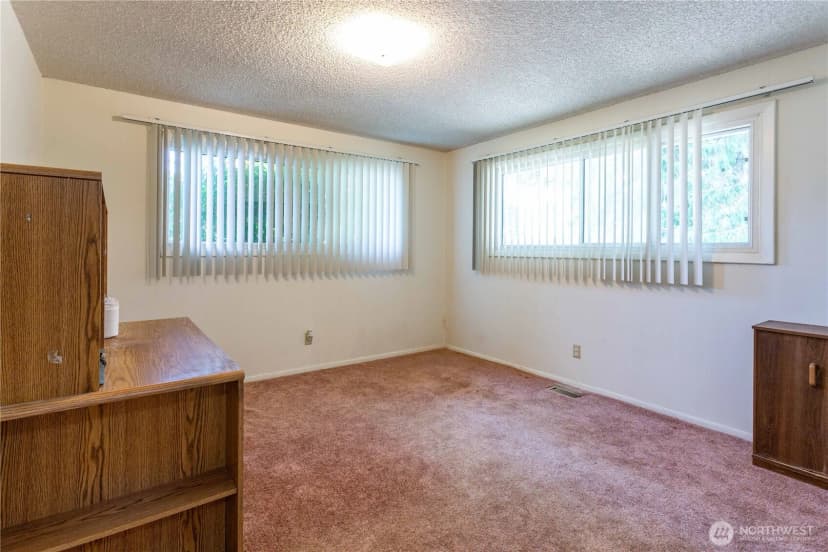 Property photo for 1662 Ne 5th Avenue, Oak Harbor photo 17