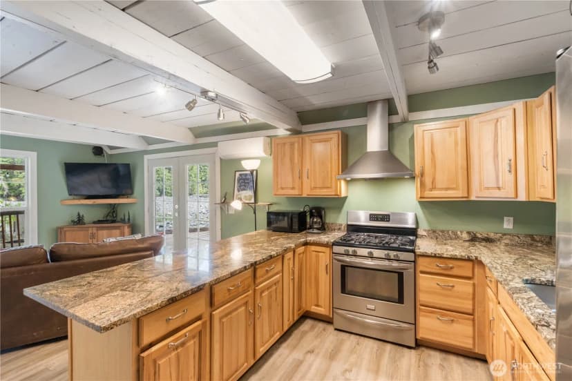 Property photo for 50739 Se Enumclaw-chinook Pass Road, Greenwater photo 10