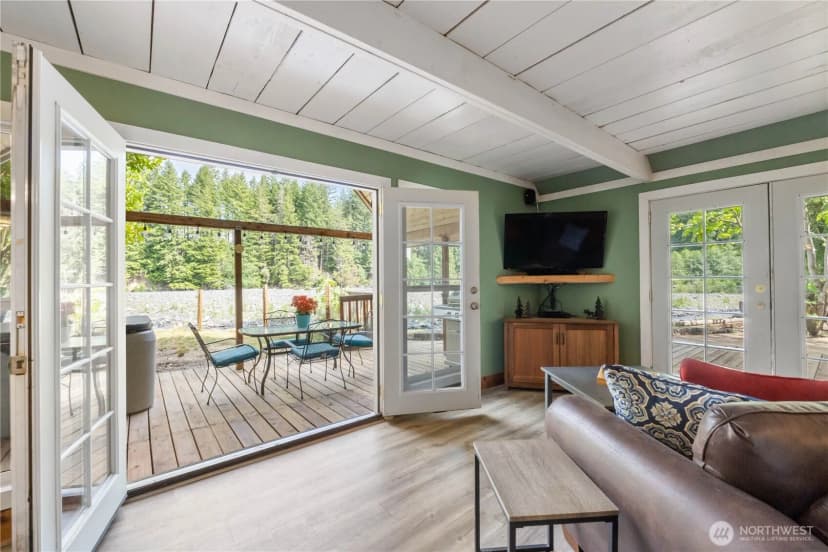 Property photo for 50739 Se Enumclaw-chinook Pass Road, Greenwater photo 13