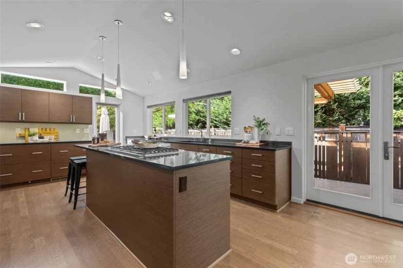 Property photo for 9120 Se 46th Street, Mercer Island photo 12