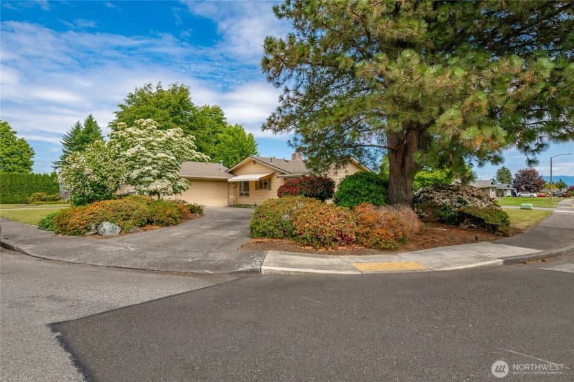 Property photo for 1021 Garden Drive, Lynden photo 24