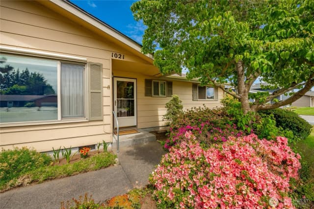 Property photo for 1021 Garden Drive, Lynden photo 2