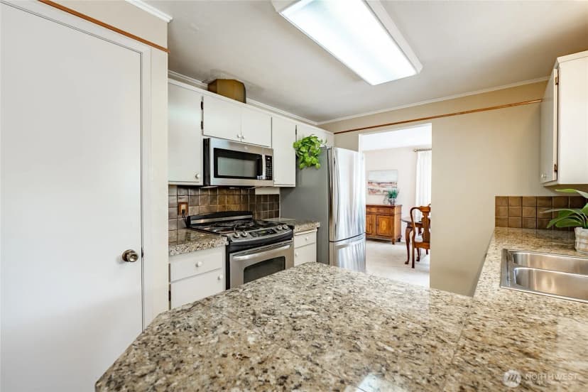 Property photo for 1021 Garden Drive, Lynden photo 9
