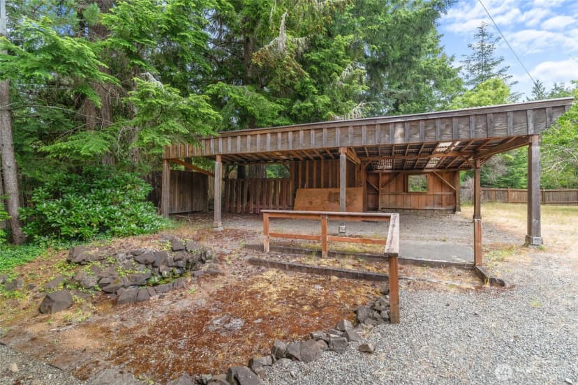 Property photo for 230 E Stavis Road, Shelton photo 26