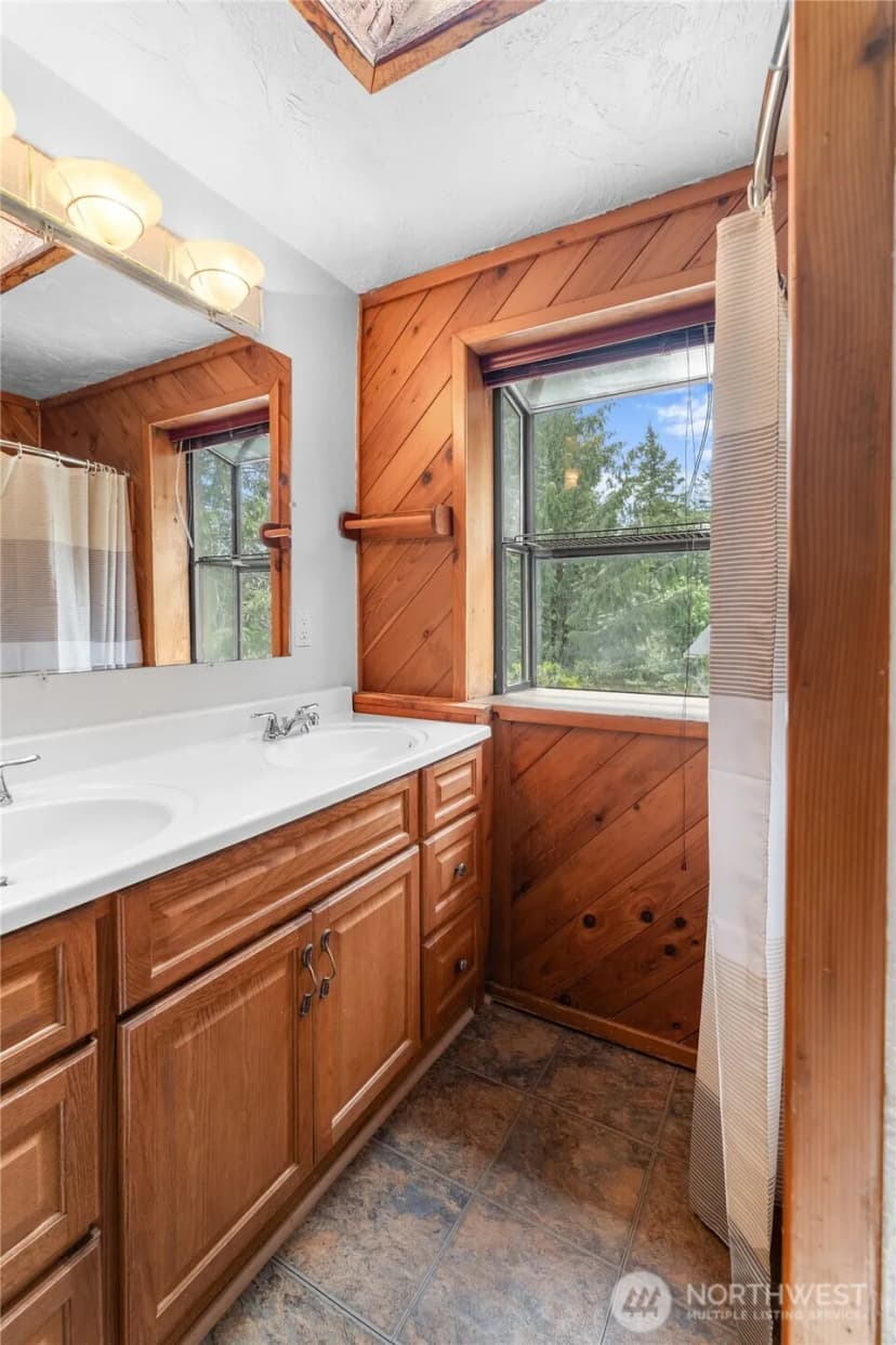 Property photo for 230 E Stavis Road, Shelton photo 24