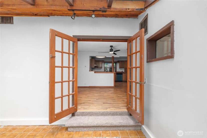 Property photo for 230 E Stavis Road, Shelton photo 11