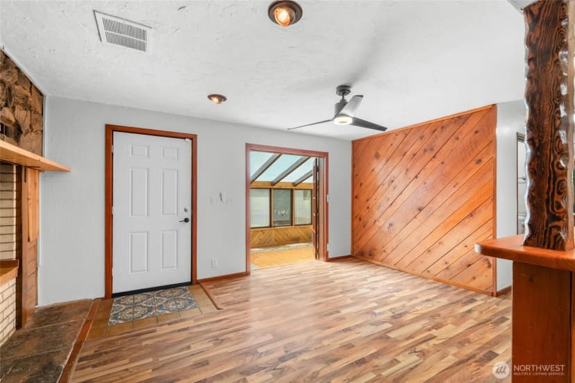 Property photo for 230 E Stavis Road, Shelton photo 4
