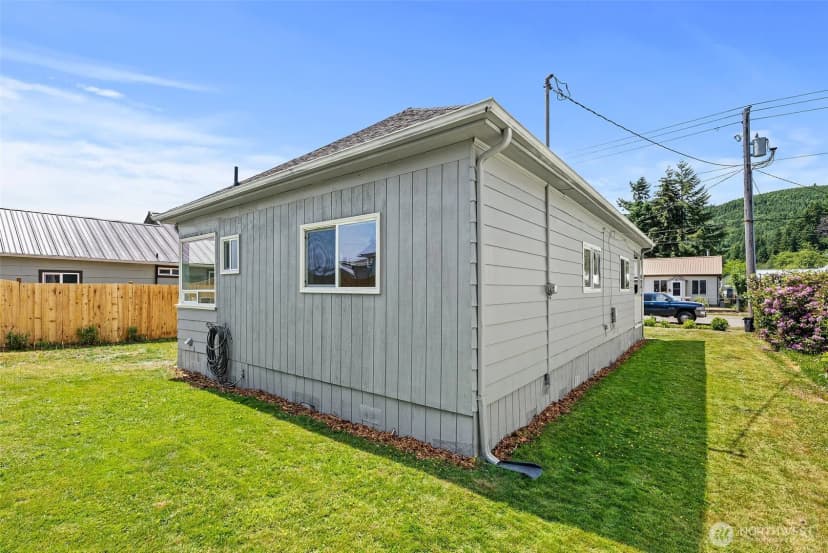 Property photo for 1211 Larch Street, Raymond photo 20