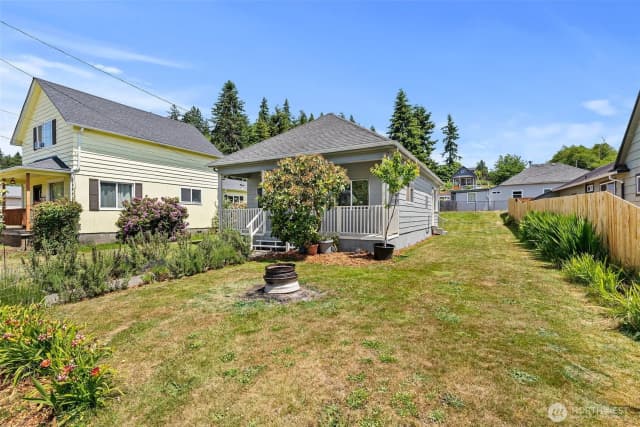 Property photo for 1211 Larch Street, Raymond