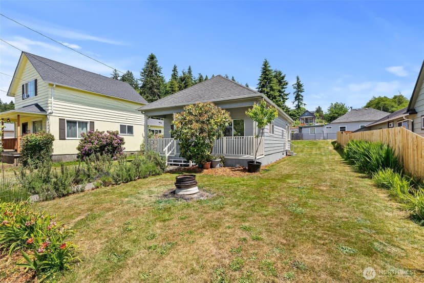 Property photo for 1211 Larch Street, Raymond