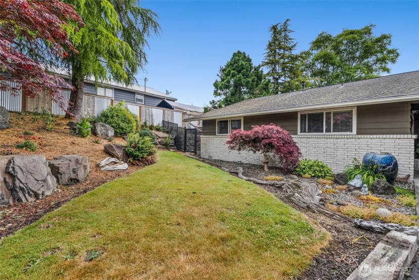 Property photo for 755 Elm Street, Raymond photo 3